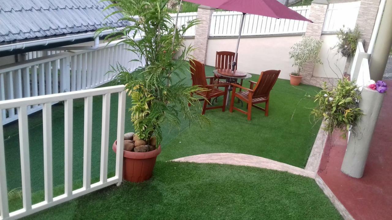 Shay Lyah Self Catering Apartamento Victoria Exterior foto