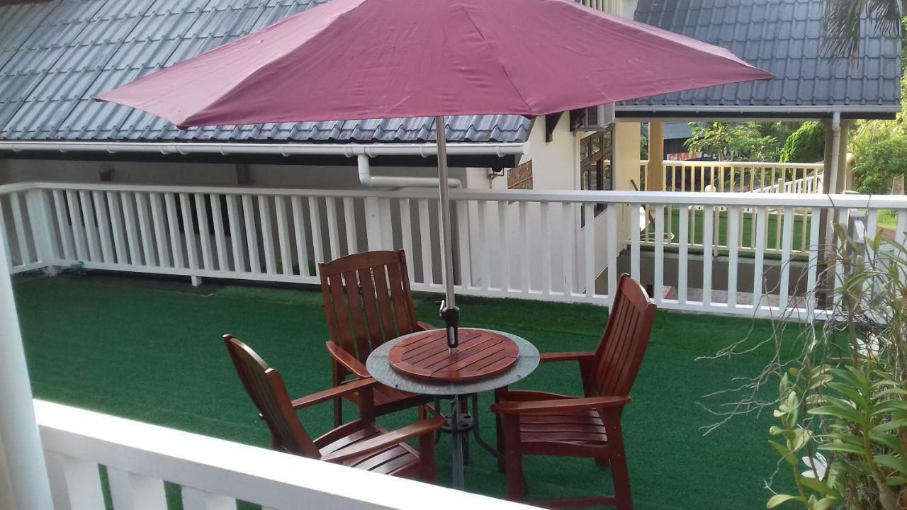 Shay Lyah Self Catering Apartamento Victoria Exterior foto