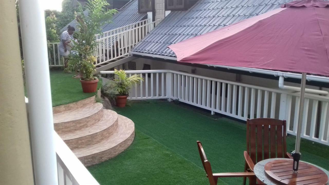 Shay Lyah Self Catering Apartamento Victoria Exterior foto